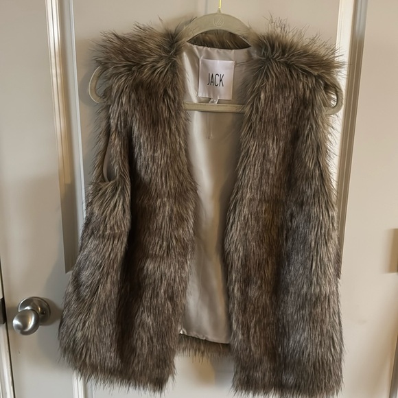 Jack by BB Dakota Jackets & Blazers - Women’s Faux fur vest